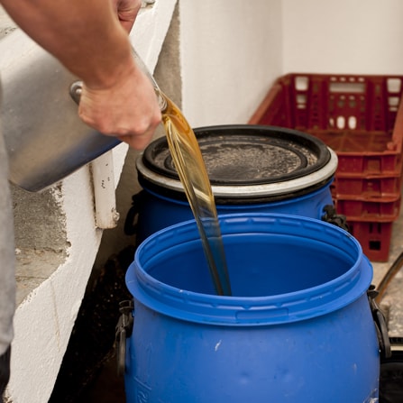 free used cooking oil collection, grease collectors for hospital. Waste oil disposal service collecting used cooking grease